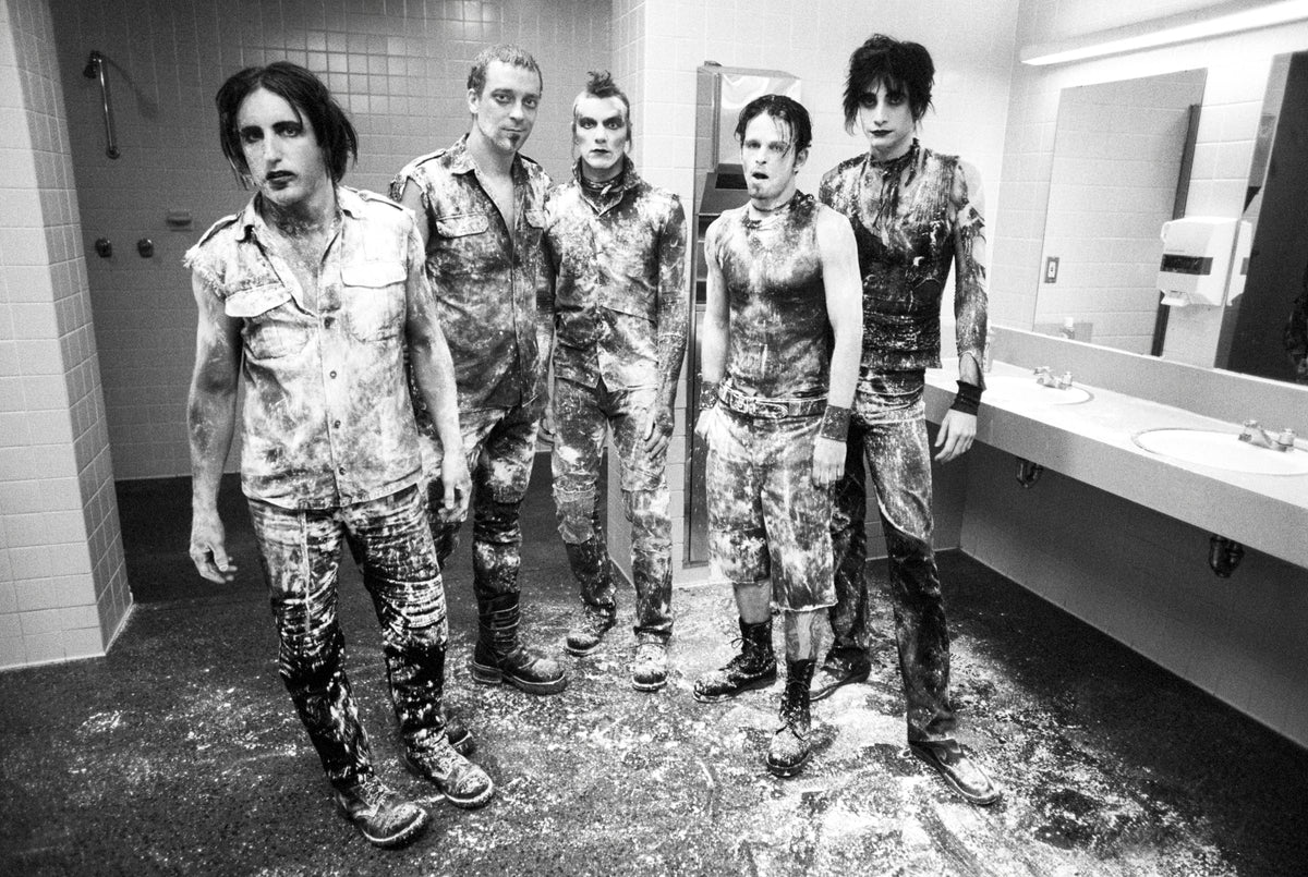 Nine Inch Nails, Backstage, 2000