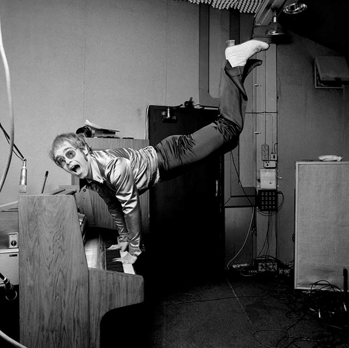 Elton John, Keyboard Handstand, London, 1972