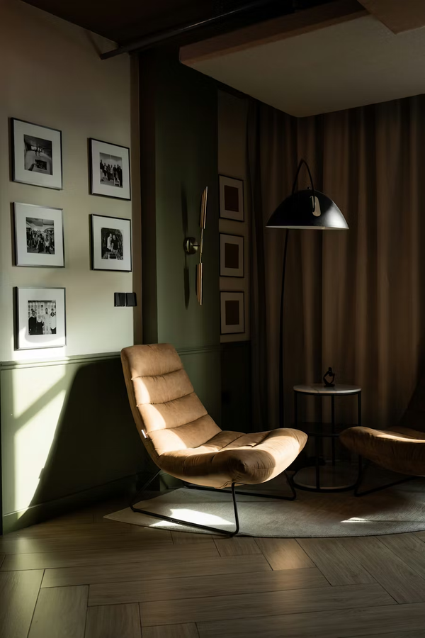 Inside the Archive of Ebet Roberts