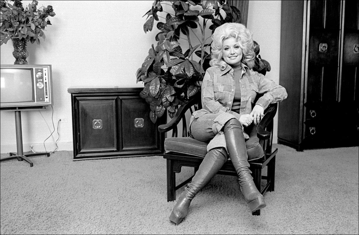 Dolly Parton, Hotel Room, New York, 1977